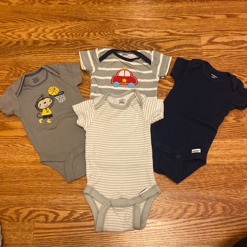 Gerber 4-pack shortsleeved bodysuits